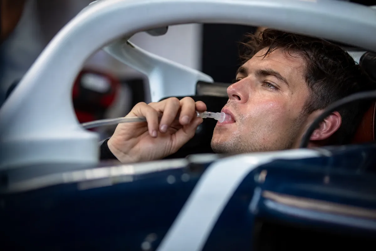 Hvor meget væske taber en Formel 1-kører under et løb?